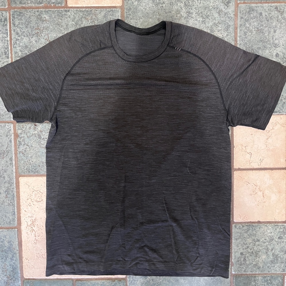Lululemon Metal Vent T